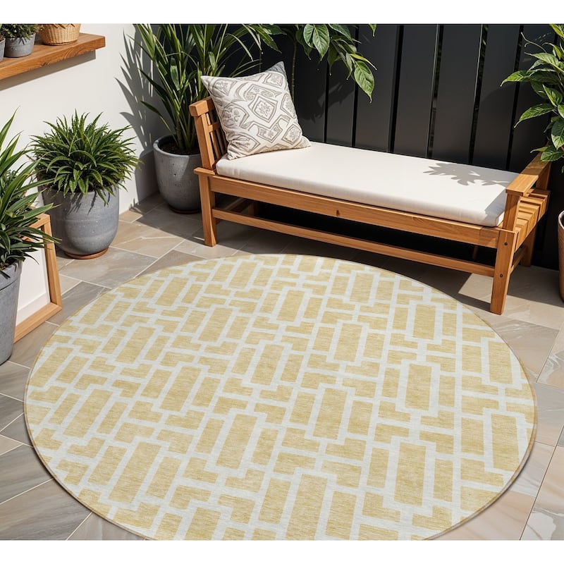 HomeRoots Geometric Transitional Rectangle Outdoor Rug - 8' Round