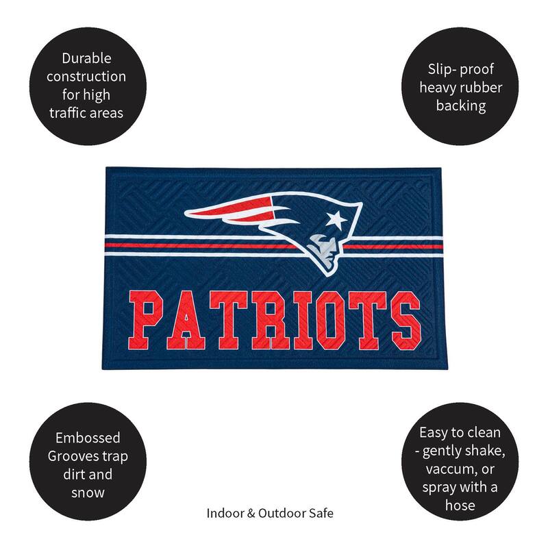 28 in. x 16 in. Embossed Mat, Cross Hatch, New England Patriots