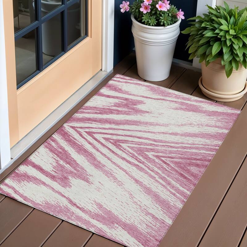 HomeRoots Abstract Transitional Rectangle Outdoor Rug - 3' x 5'