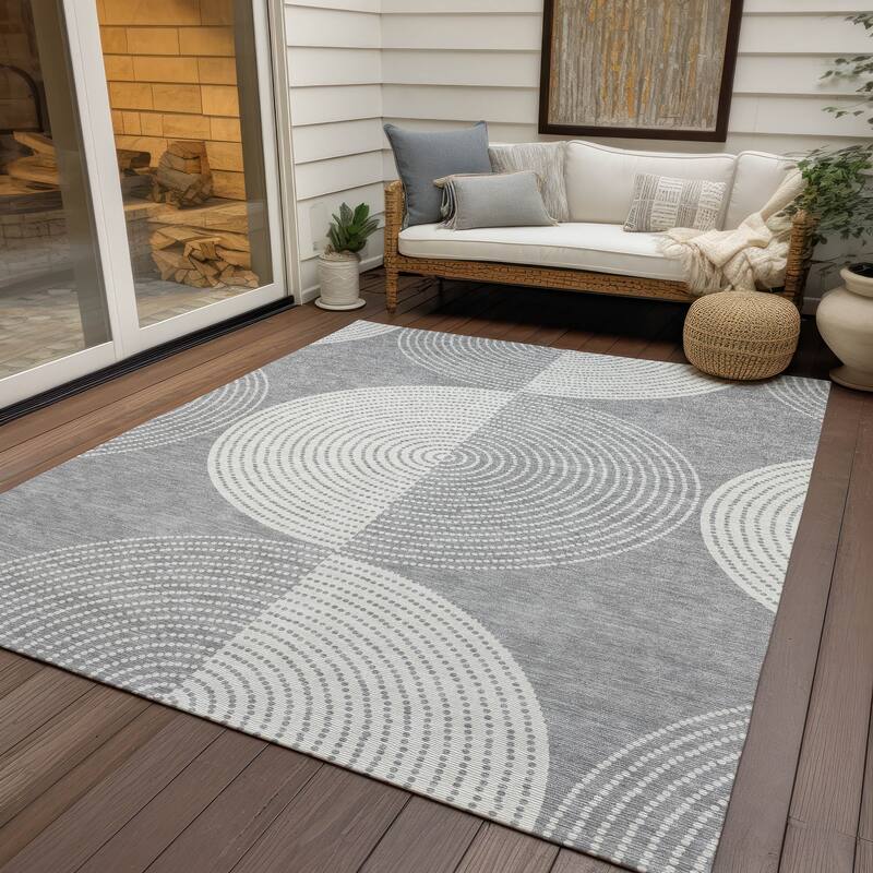 Machine Washable Indoor/ Outdoor Geo Circles Chantille Rug