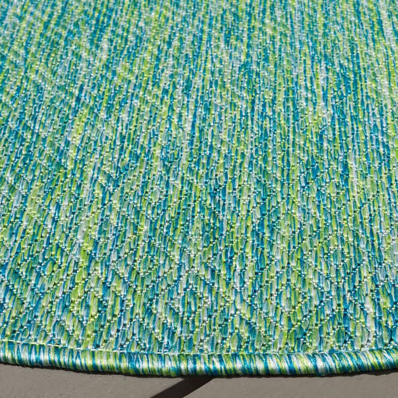 SAFAVIEH Courtyard Begajeta Indoor/Outdoor Waterproof Patio Backyard Rug.
