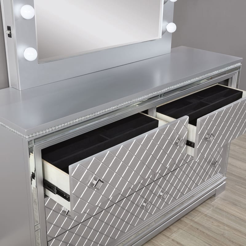 Seleena Glam Silver Wood 6-Piece Tufted Panel Bedroom Set with USB Port by Furniture of America