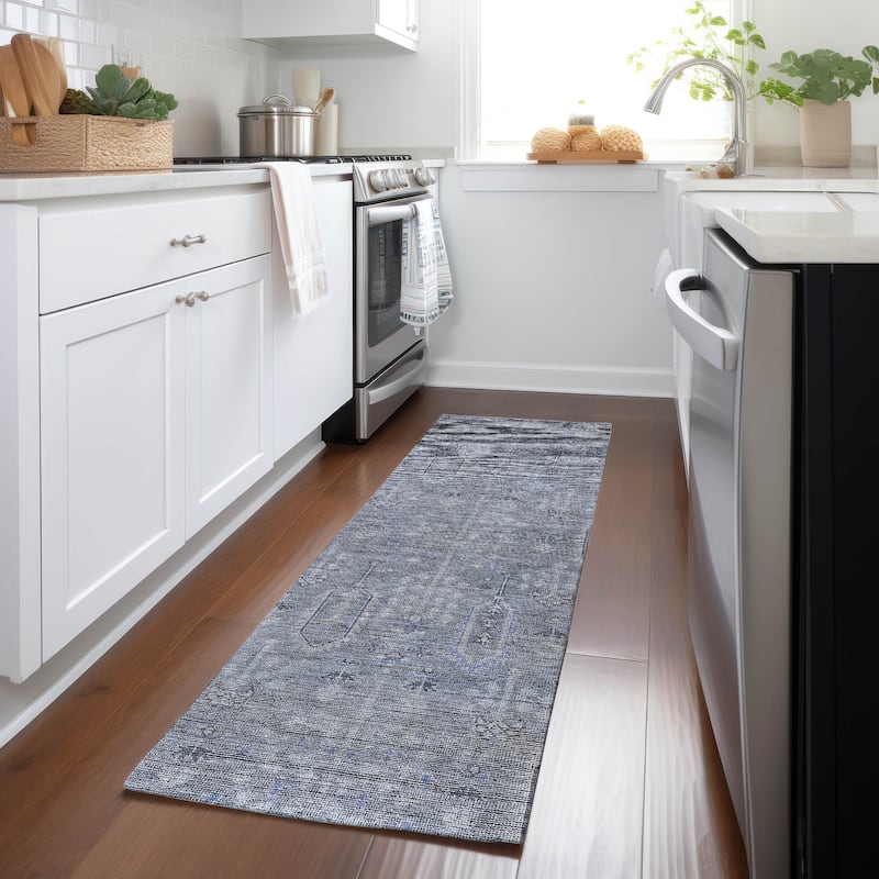 Machine Washable Indoor/ Outdoor Chantille Distressed Traditional Rug