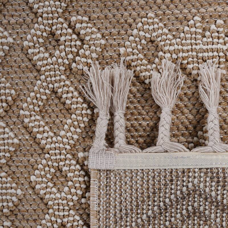 Guros Collection Natural / Traditional Indoor / Outdoor Non-Shedding Area Rug