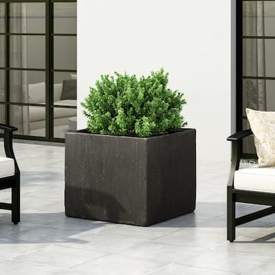 OUTDOOR LARGE SQUARE PLANTER，This garden urn planter allows for variation in height in your garden area