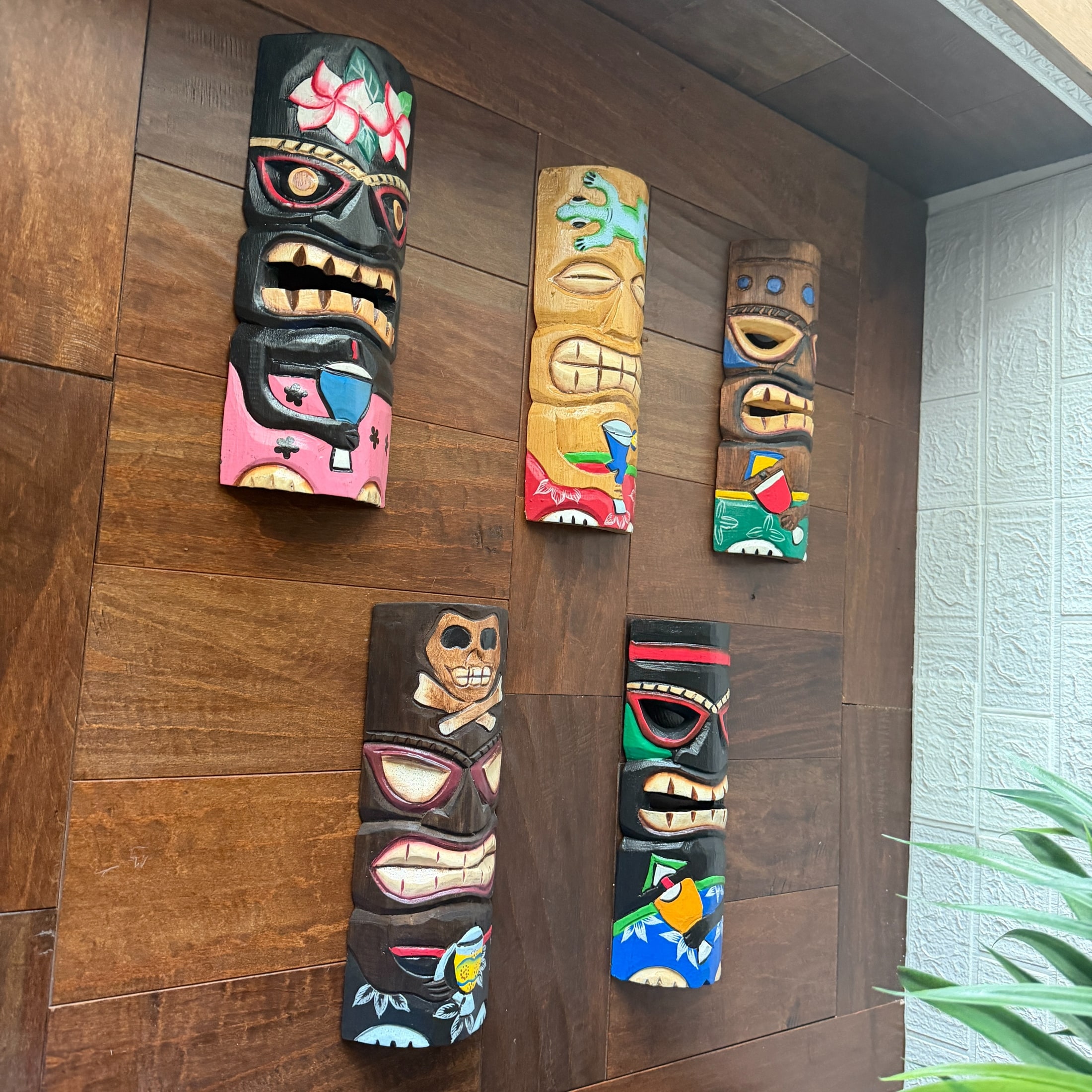 Zeckos-Set-Of-5-Polynesian-