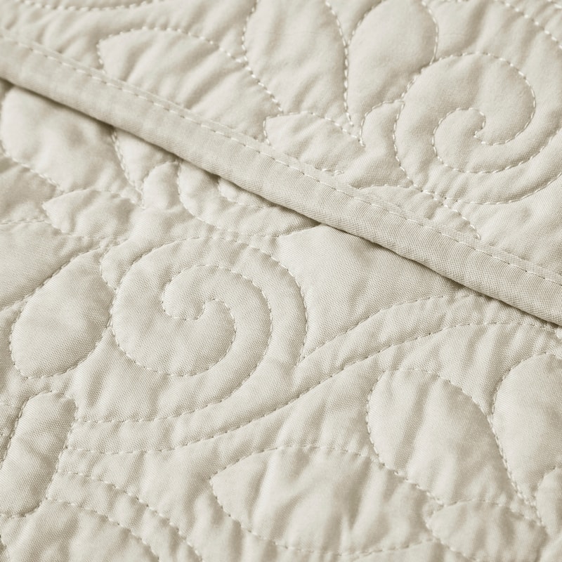 Madison Park Mansfield Oversized Quilted Throw - Ivory