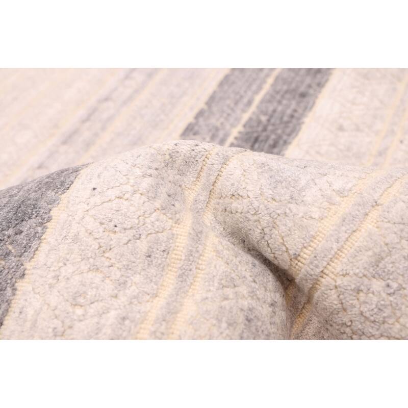 ECARPETGALLERY Hand Loomed Elysian Light Grey Rug - 6'9 x 9'8