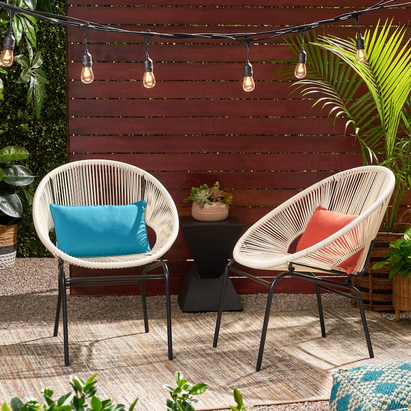 Stylish and Comfortable Outdoor Seating