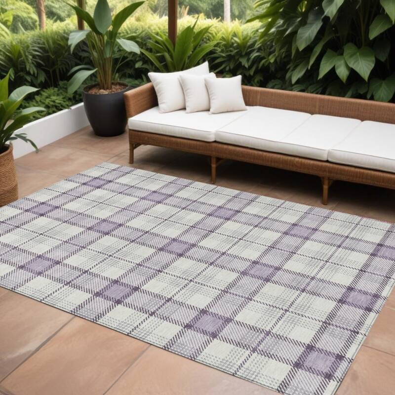 HomeRoots Plaid Transitional Rectangle Outdoor Rug - 8' X 10'