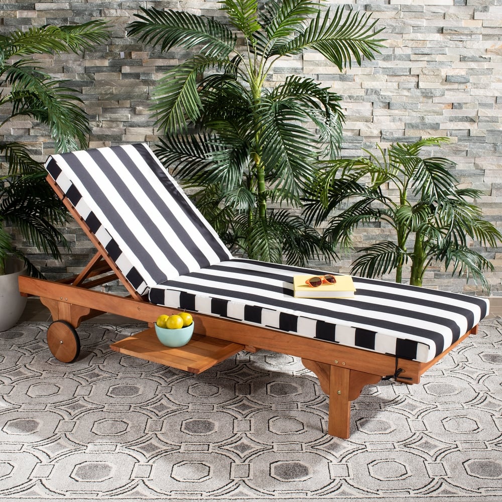 SAFAVIEH Outdoor Aubrie Adjustable Chaise Lounge Chair with Wheel.