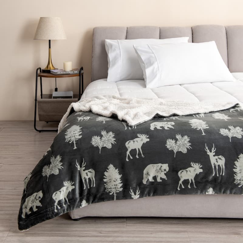 Luxurious Rustic Lodge Velvet Plush Throw