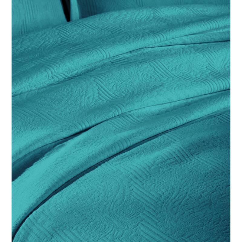 Superior Victory Cotton Matelasse Jacquard Medallion Scroll Bedspread Set