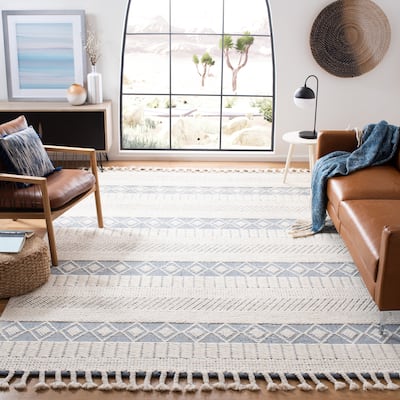 SAFAVIEH, Handmade Kenya Aristodema Wool Tassel Rug