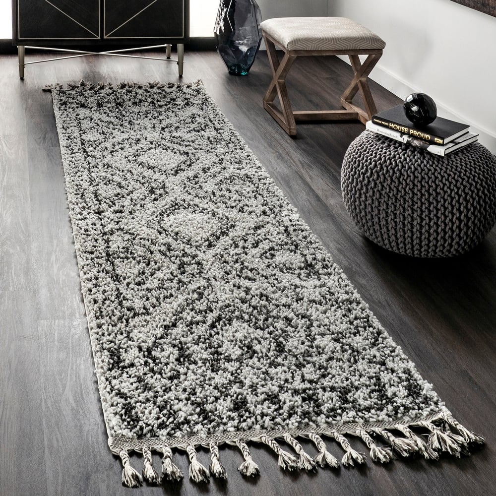 Nuloom Vasiliki Moroccan Shag Tasseled Area Rug