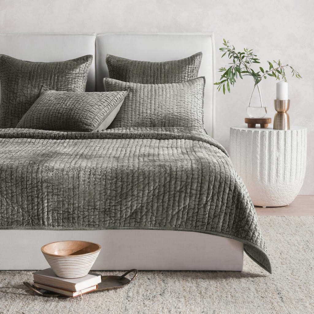 Dimitry 100% Rayon Velvet Quilt by Kosas Home