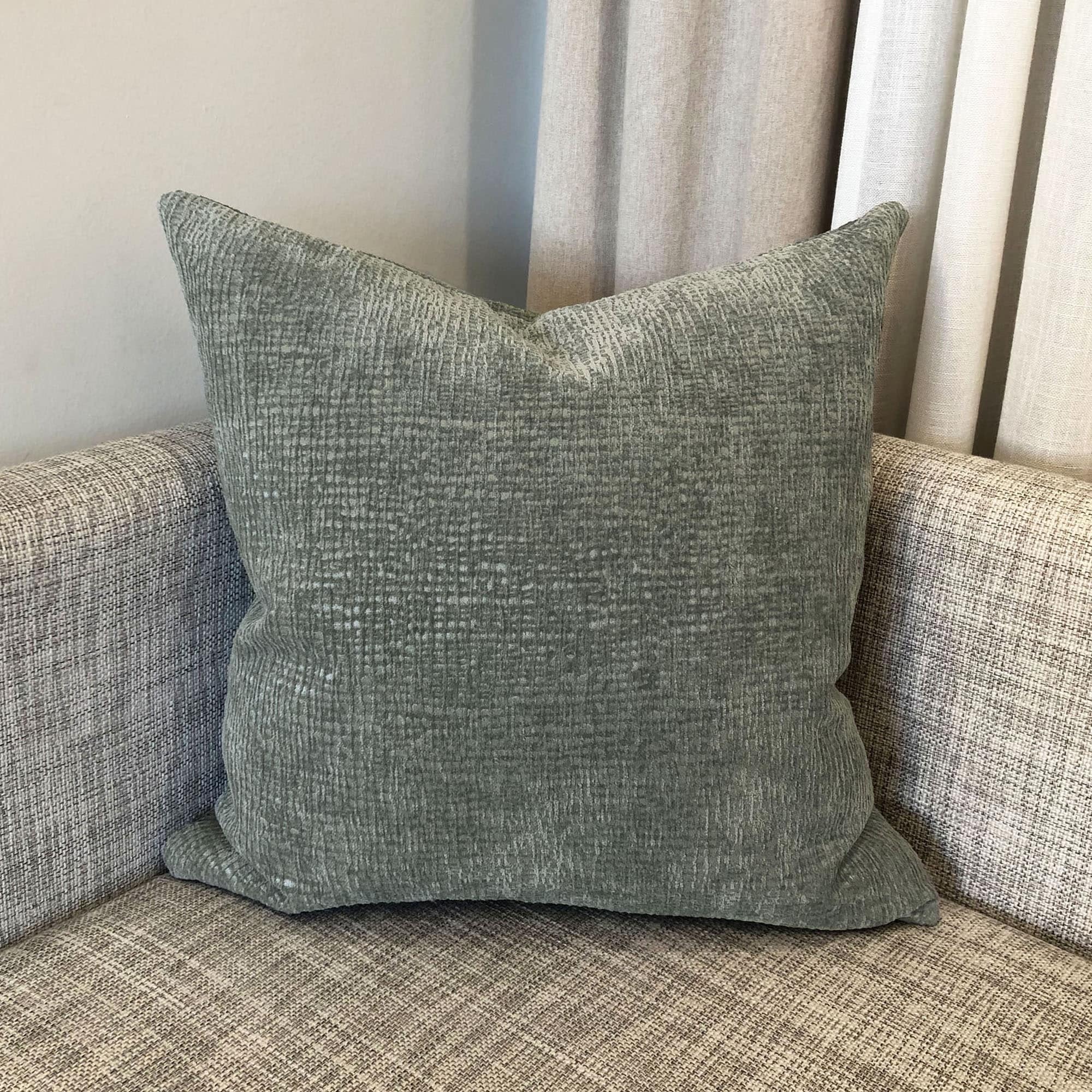 23 inch pillow insert
