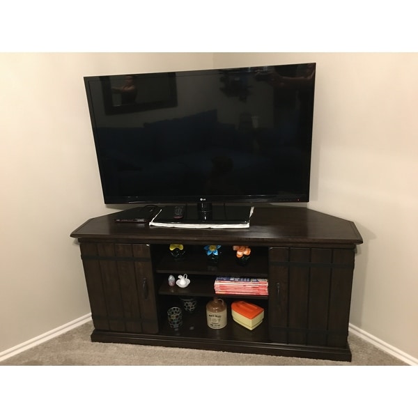 Hunt Club Rustic Oak Wood 55 Inch Corner Tv Stand Overstock 20225227 Also, wall mounting isn't an option since my tv console is in the corner of a room and i'm just not a fan of corner. hunt club rustic oak wood 55 inch