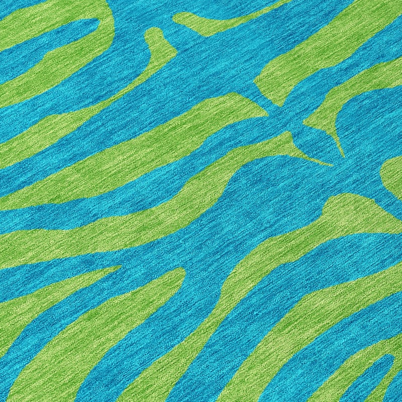Machine Washable Indoor/ Outdoor Modern Animal Print Chantille Rug