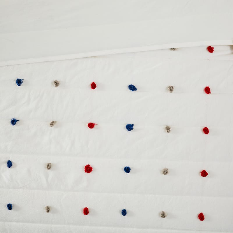 Intelligent Design Kids Ensley Pom Pom Cotton Jacquard Quilt Set with Throw Pillows