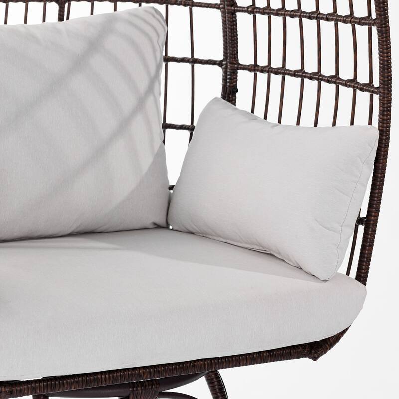 Commercial Indoor/Outdoor Wicker Swivel Lounge Chair with 4 Cushions