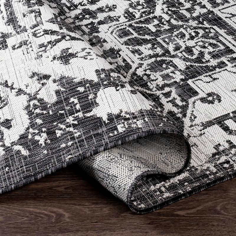 Livabliss Eagean Updated Traditional Medallion Indoor / OutdoorArea Rug