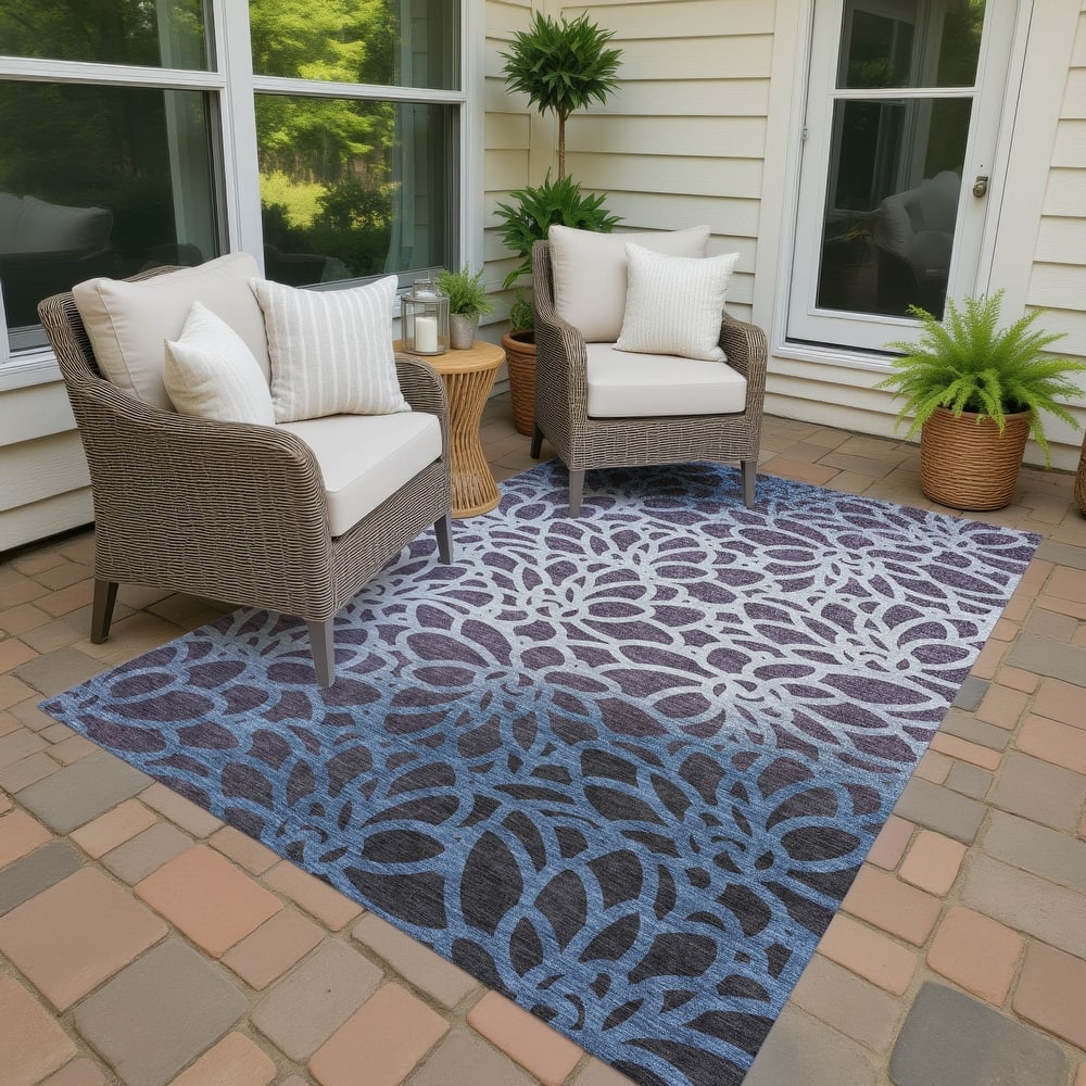 Machine Washable Indoor/ Outdoor Floral Craze Chantille Rug