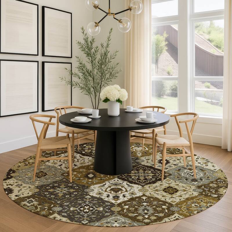 Machine Washable Indoor/ Outdoor Traditional Panel Chantille Rug
