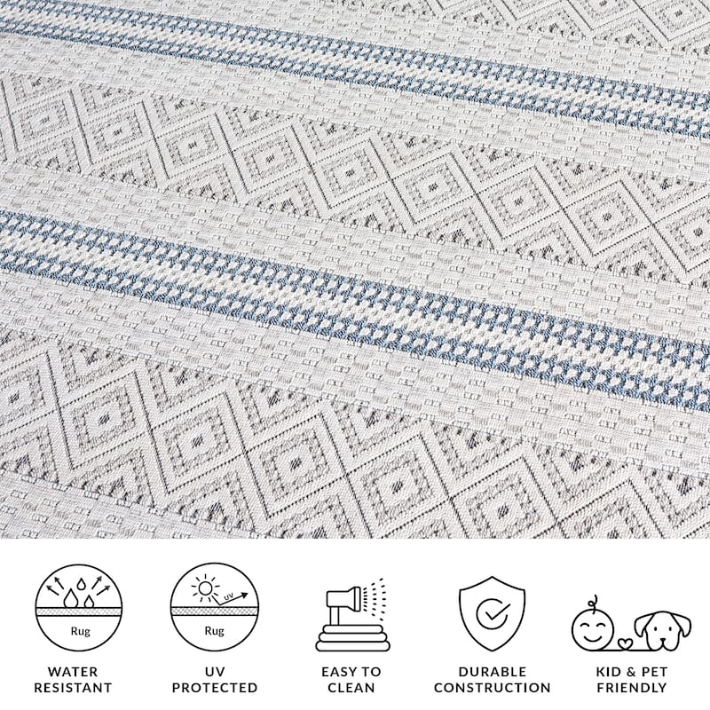 SAFAVIEH Veranda Henar Washable Indoor/Outdoor Rug - Weather Resistant & Easy Cleaning