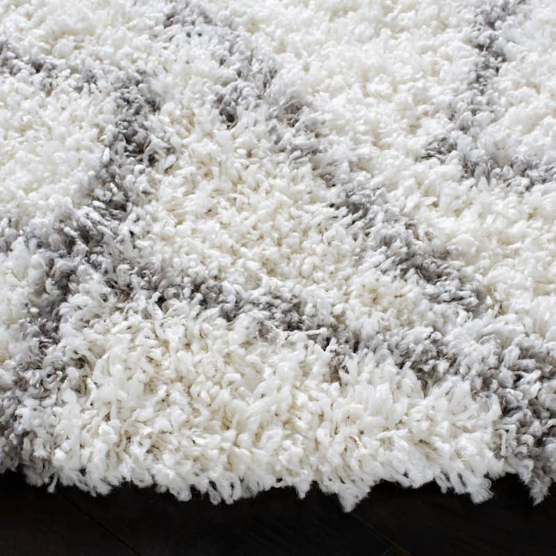 SAFAVIEH Pro Lux Shag Dottie Moroccan Tassel 2.4-inch Thick