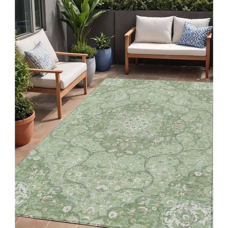 HomeRoots Medallion Traditional Rectangle Outdoor Rug - 5' X 8'