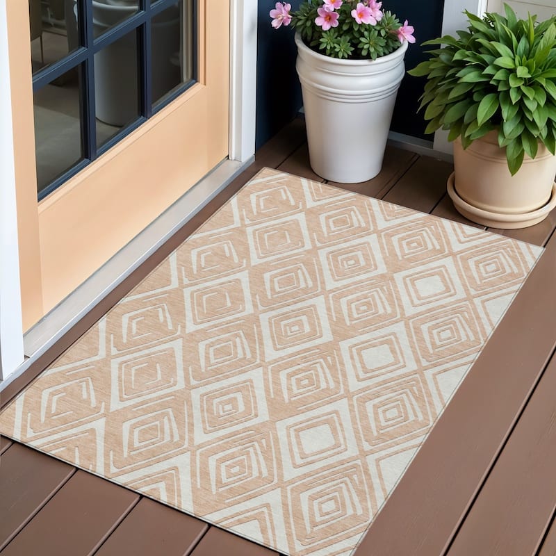 HomeRoots Geometric Transitional Rectangle Outdoor Rug - 3' x 5'