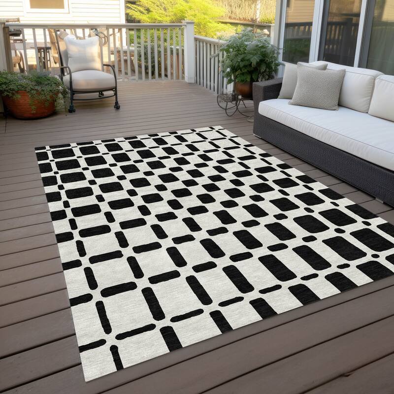Machine Washable Indoor/ Outdoor Chantille Contemporary Geo Rug