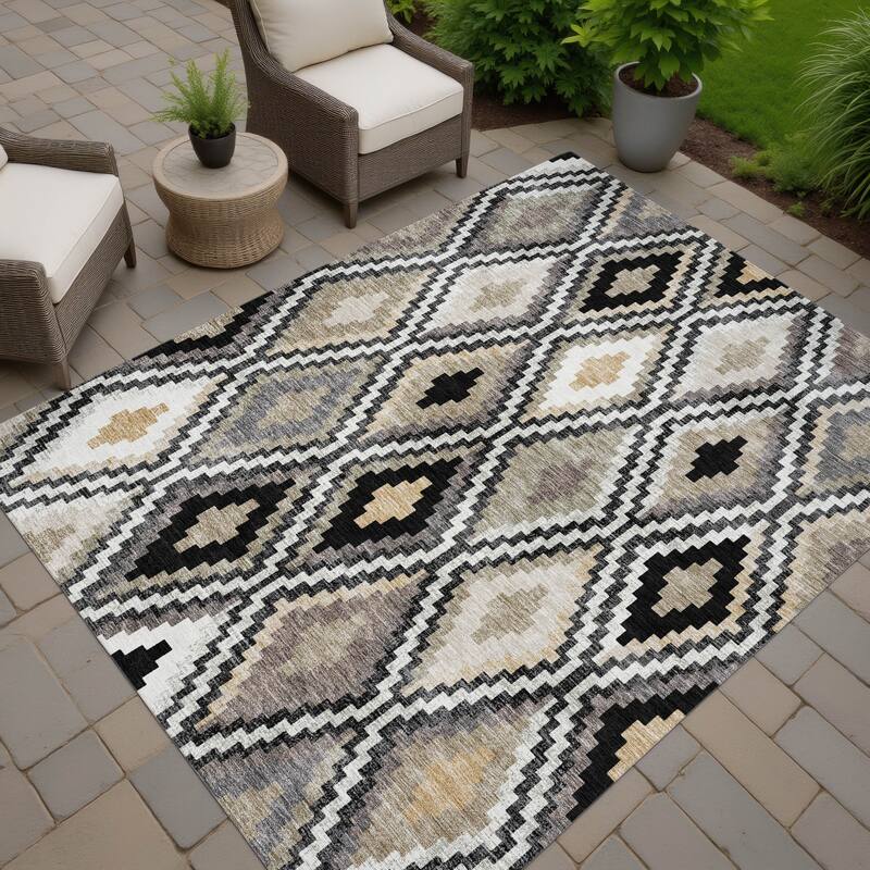 Machine Washable Indoor/ Outdoor Global Geo Chantille Rug - Black - 3' x 5'