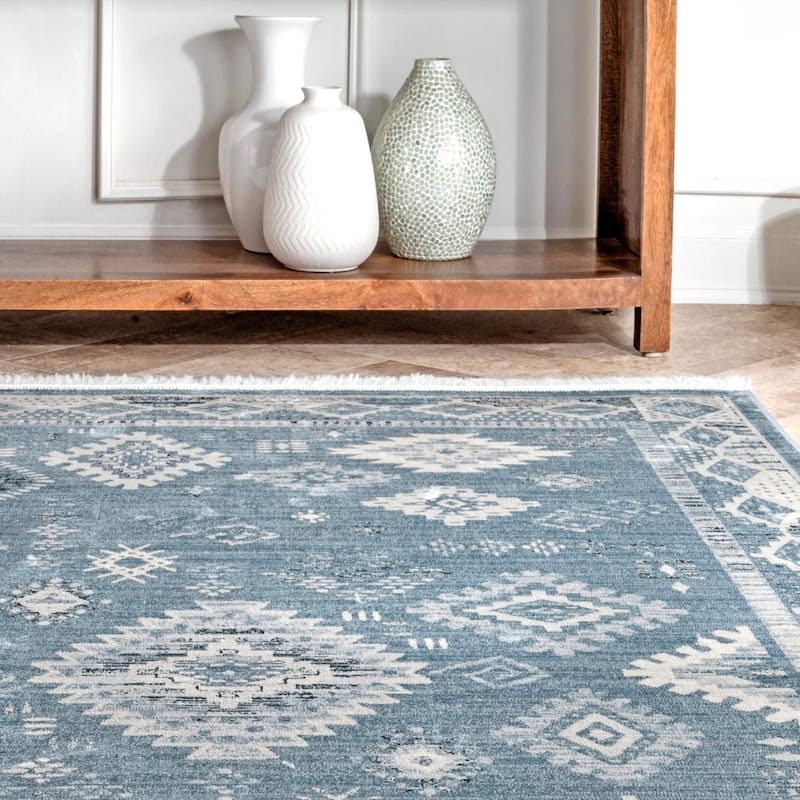 Nuloom Venice Fringed Area Rug