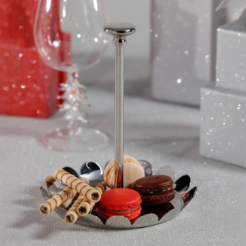 Lucente Polished Scalloped Metal Display & Serving Tray