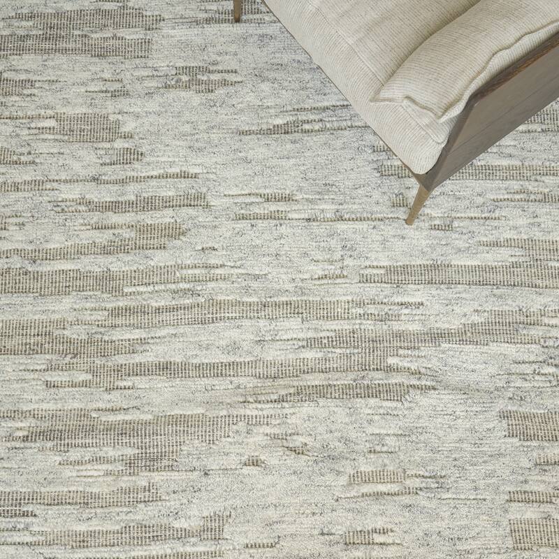 EXQUISITE RUGS Calibre Hand-knotted New Zealand Wool Silver/Charcoal Area Rug.
