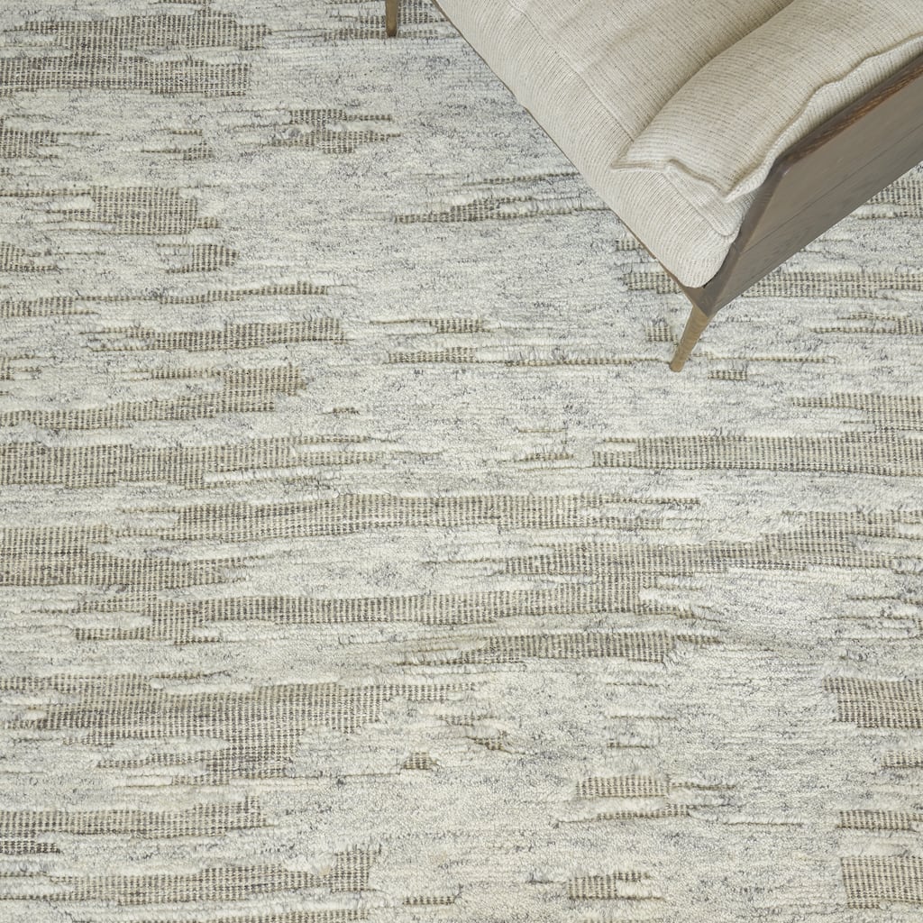 EXQUISITE RUGS Calibre Hand-knotted New Zealand Wool Silver/Charcoal Area Rug.