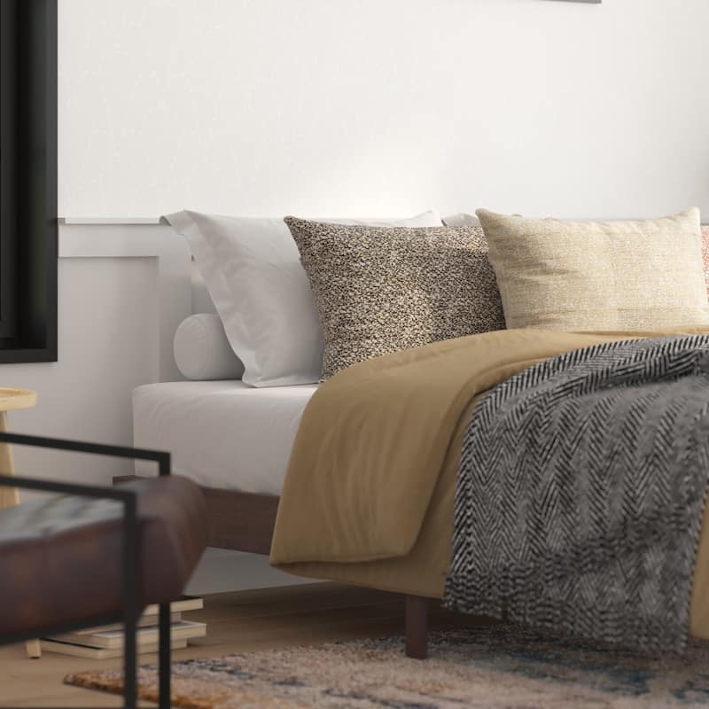 Wood Platform Bed with 14 Wooden Support Slats