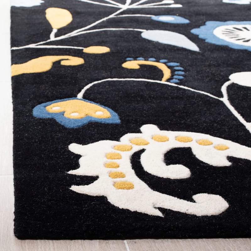 SAFAVIEH Handmade Soho Kaleena Floral N.Z. Wool Rug