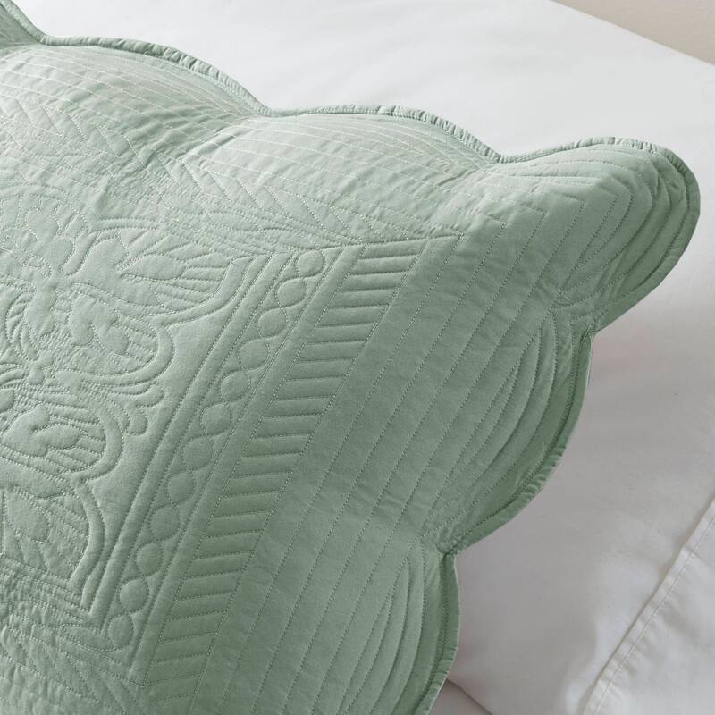 Madison Park Marino 3 Piece Reversible Scalloped Edge Quilt Set