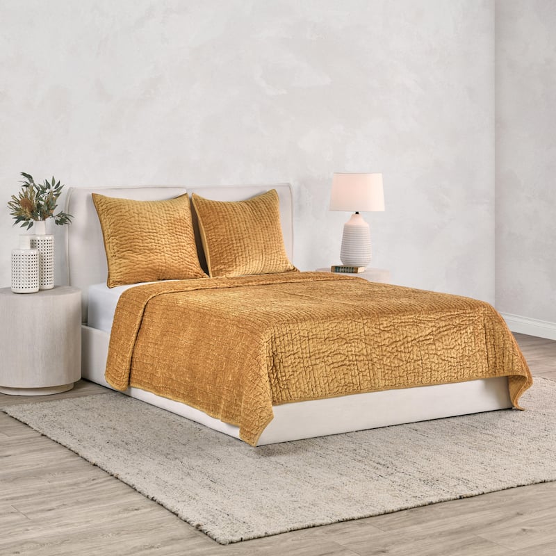 Villa by Classic Home Dimitry 3-Piece Velvet Quilt Set - Queen - Honey Gold