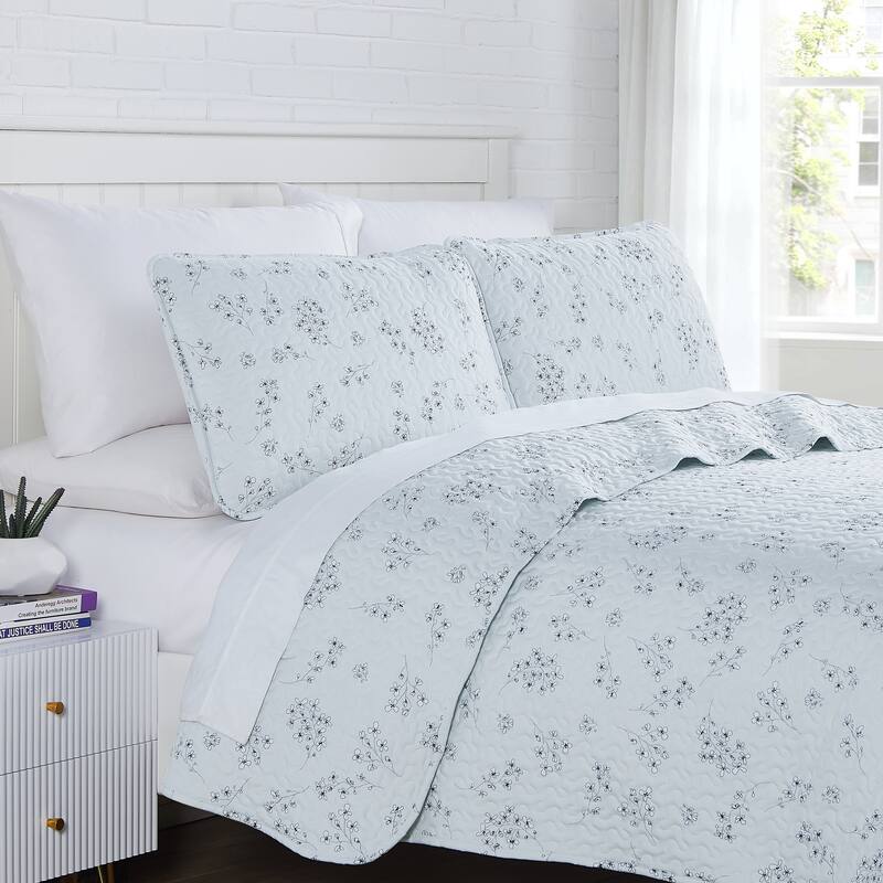 Sweet Florals Quilt and Sham Set