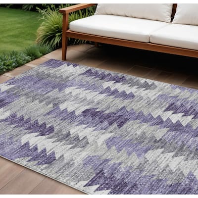 HomeRoots Geometric Transitional Rectangle Outdoor Rug