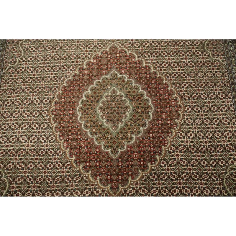 Hand Knotted Oriental 100% Wool Carpet Traditional Geometric Beige & Ivories Tabriz-Mahi Area Rug - 6' 5'' X 9' 9''