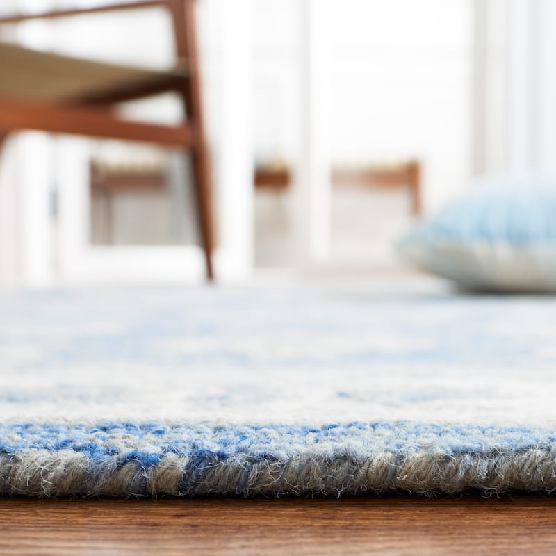 SAFAVIEH, Handmade Micro-Loop Reka Modern Wool Rug