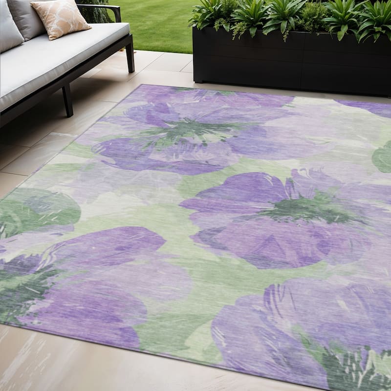 HomeRoots Floral Transitional Rectangle Outdoor Rug - 5' X 8'
