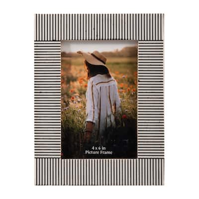 4" x 6" Decorative Photo Frame Contemporary Polyresin Black and White Etched Line Design Picture Frame Home or