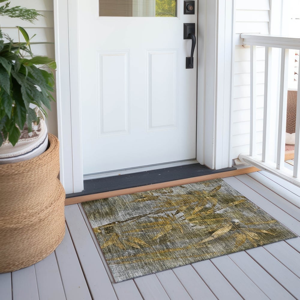 Machine Washable Indoor/ Outdoor Modern Floral Chantille Rug