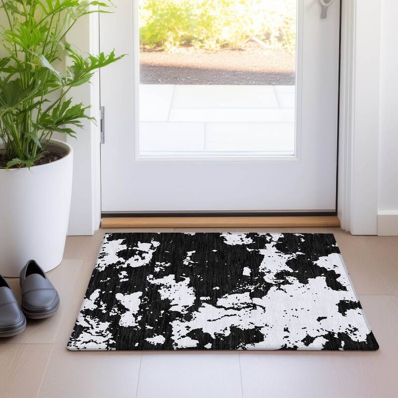 Premium Washable Super Soft Absstract Contempo Mayfield Rug - Black - 1'8" x 2'6"